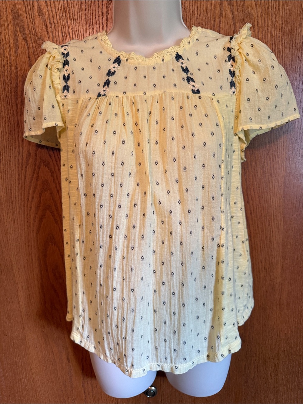 Lucky Brand Yellow Floral Embroidered Women's Top